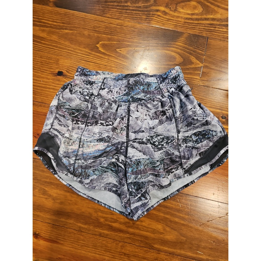 Lululemon 4 Tall Womens Running Shorts Hotty Hots Springscape